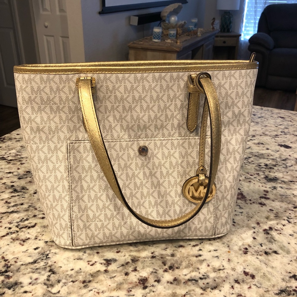 Michael kors purse